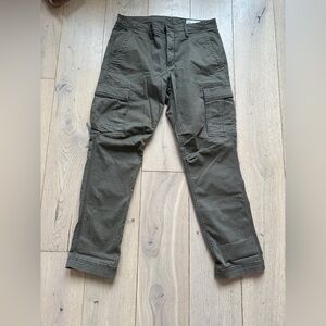 Gap Men's Olive garment dyed Cargo Pants waist 32
